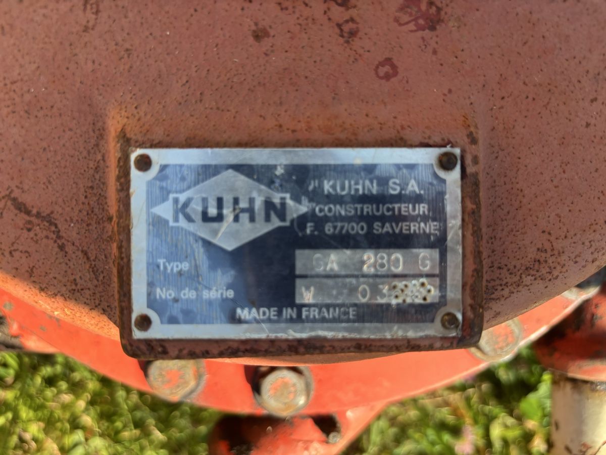 Kuhn Fauchage: Kuhn Schwader – D'occasion à Ernetschwil par nic_8p8p 1