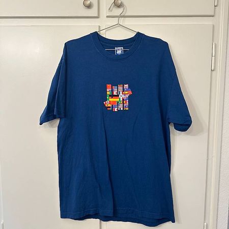 Undefeated UNDFTD, Flags tee T-shirt, L, Blue, authentic