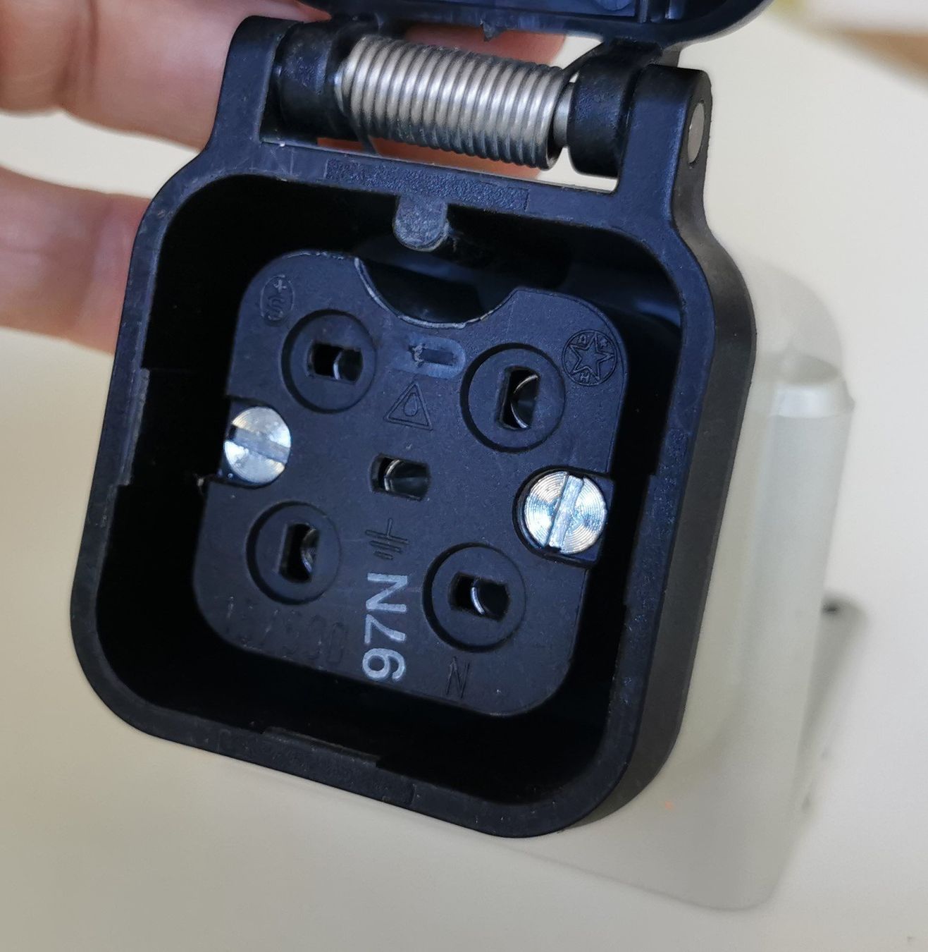 Spine: 3 x 380 Volt Drehstromsteckdose – Nuovo (secondo la descrizione) da Oberwangen b. Bern venduto da Vittorio0 2
