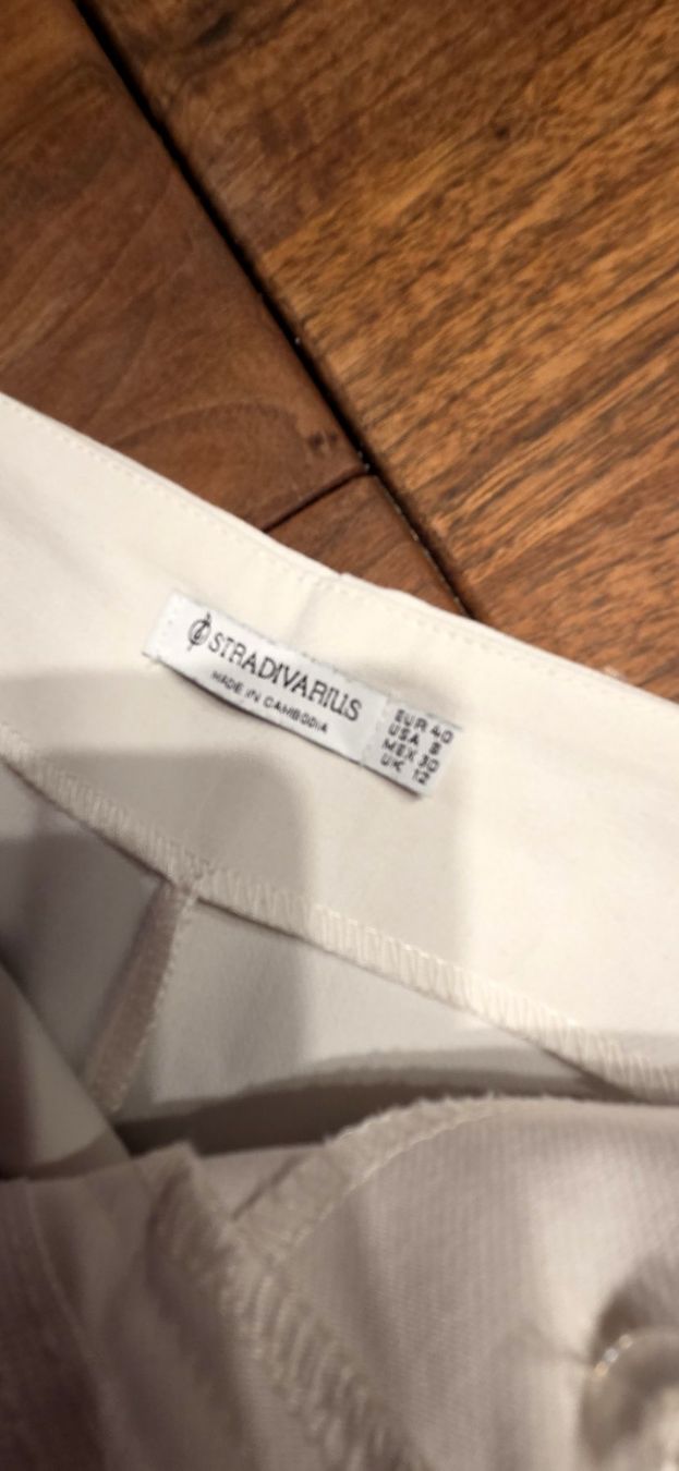 Stradivarius Pantaloni: Stradivarius Stoffhose, weiss, Gr. 40 – Usato da Subingen venduto da DENDLE20 1