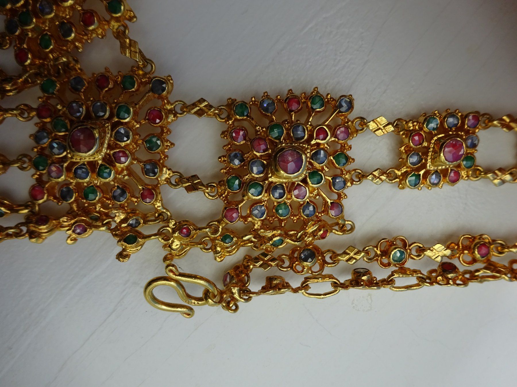 Catenine: Glitzer Collier / Kambotscha Tracht – Usato da Esslingen venduto da FetteSchnecke 6