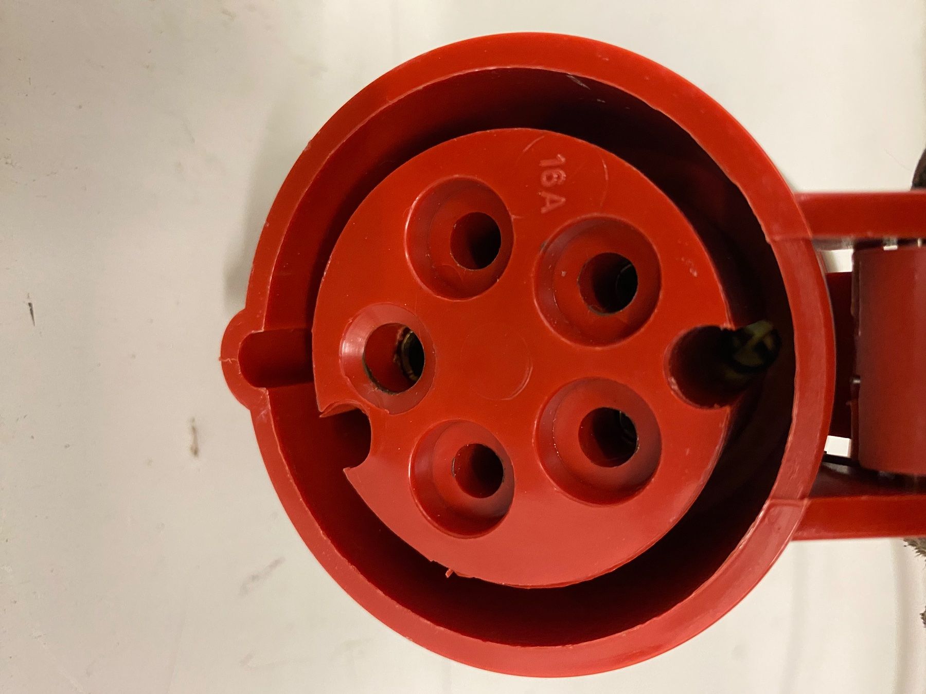 Spine: CEE 16A 5-polig AP Steckdose – Usato da Eschlikon TG venduto da ArtRec 2