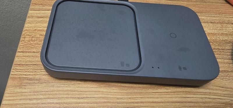 Samsung Caricabatterie: Samsung Wireless Charger Duo Pad - Charge Two Devices! – Usato da Lausanne venduto da Richy36 1