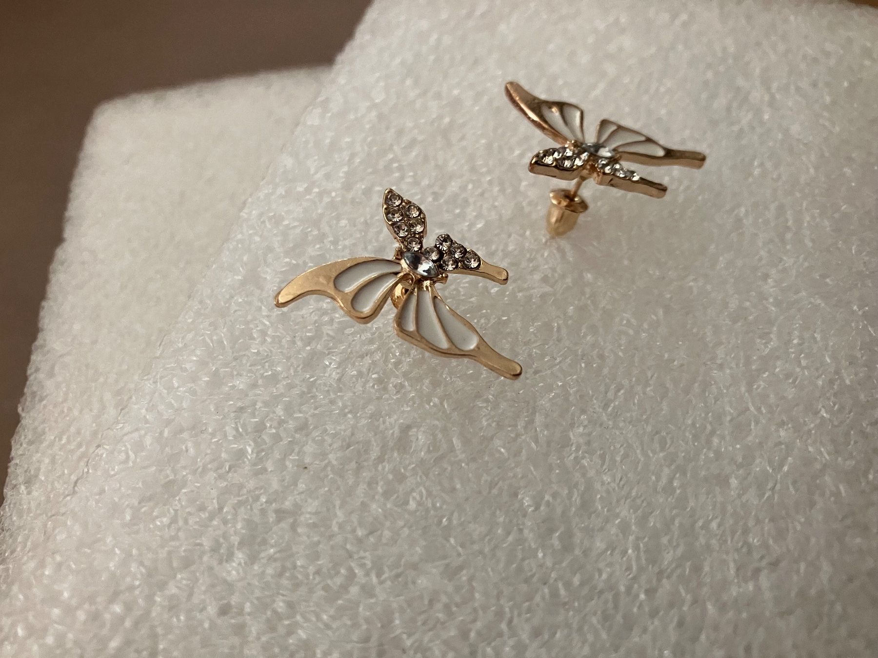 Orecchini pendenti & Orecchini a lobo: Elegante, Ohrstecker "Schmetterlinge" mit synth.Zirkonia – Nuovo (secondo la descrizione) da Affoltern am Albis venduto da Dlotti 3