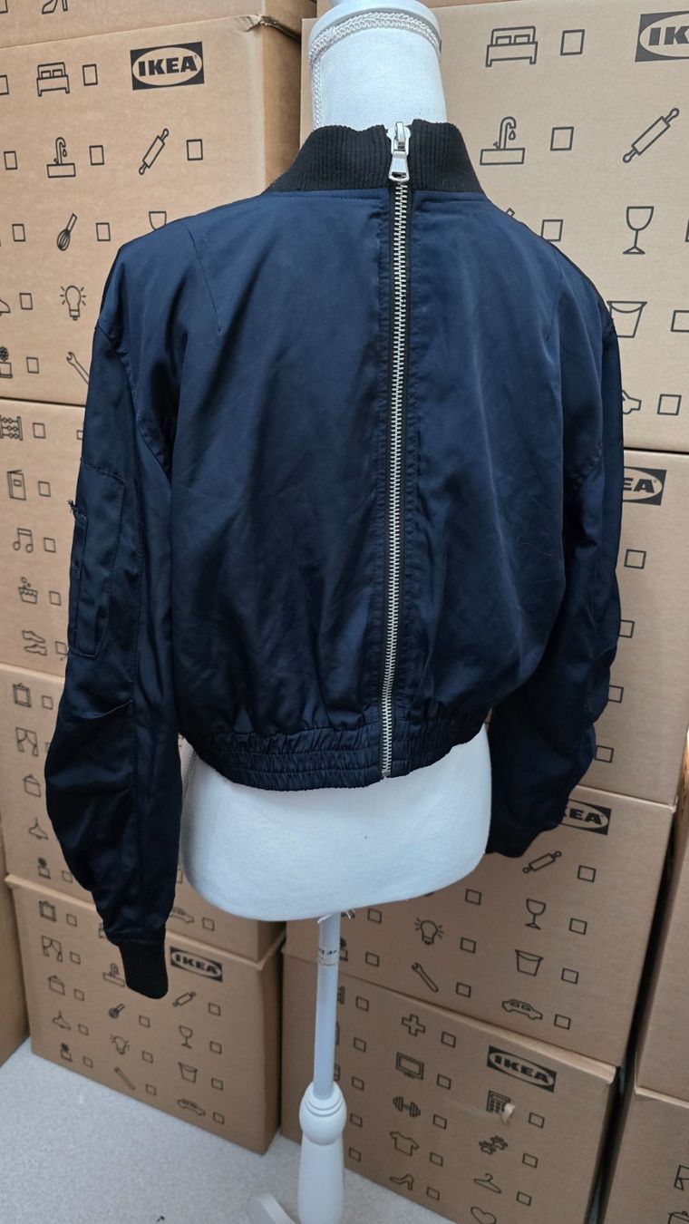 Zara Giacche: ZARA Archive: Cropped Bomber Jacket Back-Zip & Orange Lining – Usato da Thalwil venduto da VitaMini 2