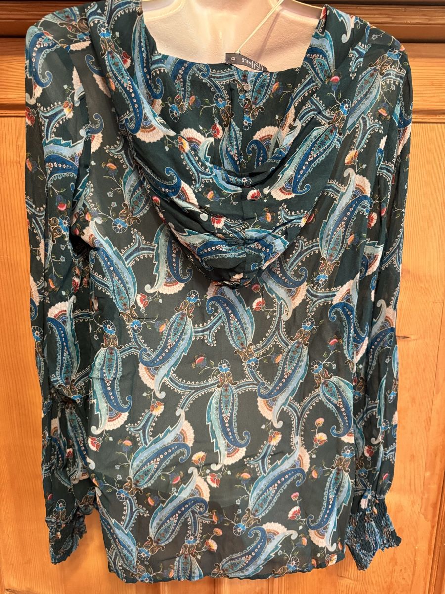 Nile Camicette: Nile Bluse mit Kapuze, Gr. XS, neu – Nuovo e nell'imballaggio originale da Feldbrunnen venduto da Sunneschin 3
