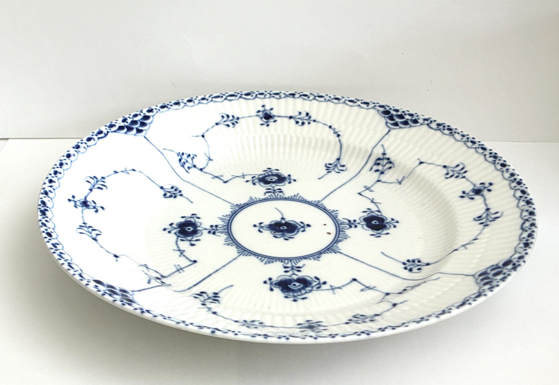 Royal Copenhagen Piatti: ROYAL COPENHAGEN Teller "Musselmalet" Denmark 1963 – Usato da Kloten venduto da Nephty 6