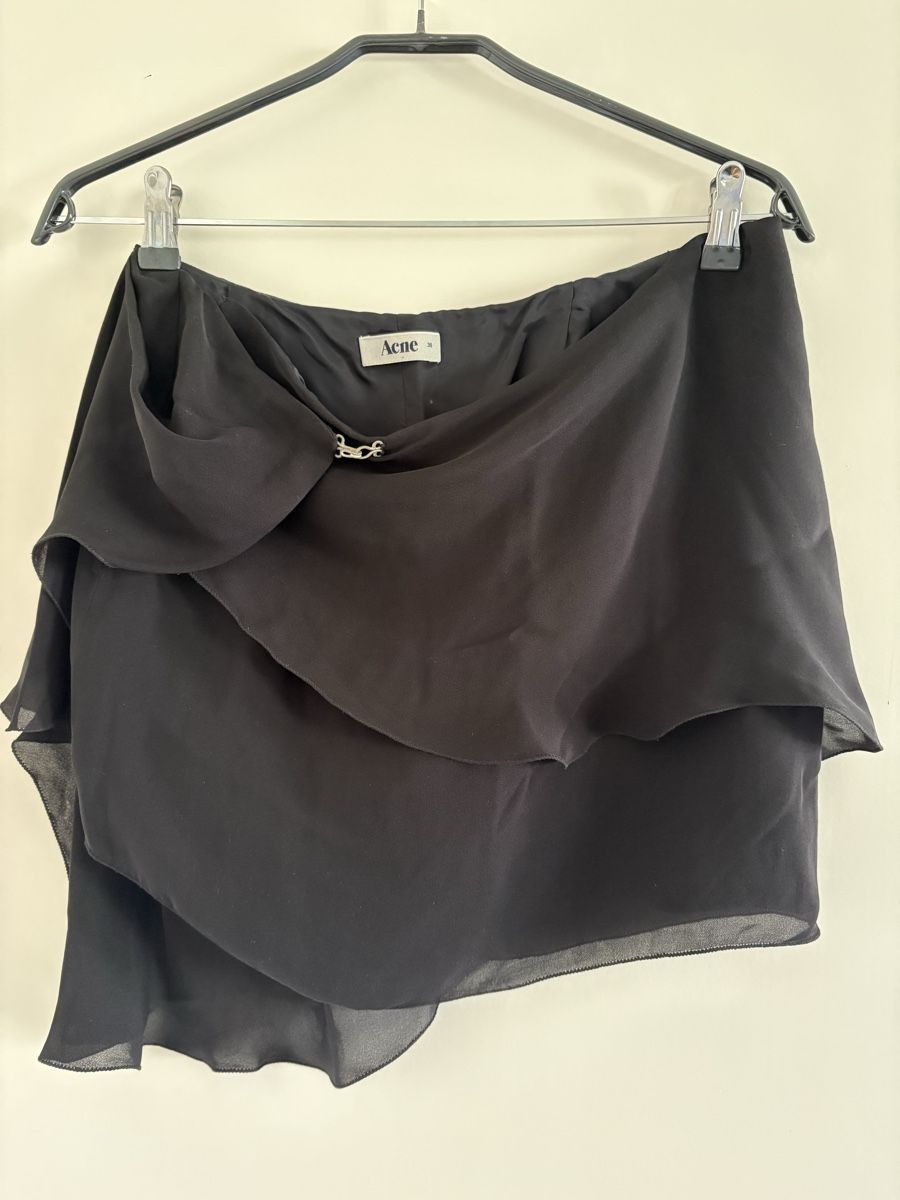 Gonne: Acne Studios Minirock Grösse 38 schwarze Seide, neuwertig  – Nuovo (secondo la descrizione) da Zürich venduto da wei_8n2l