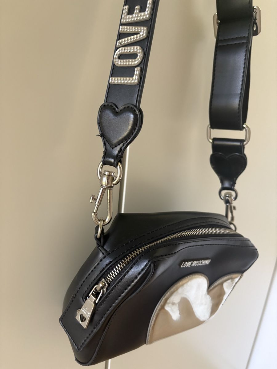 Moschino Sacs femmes: Moschino Tasche – D'occasion à Grabs par lin_qd5b 2