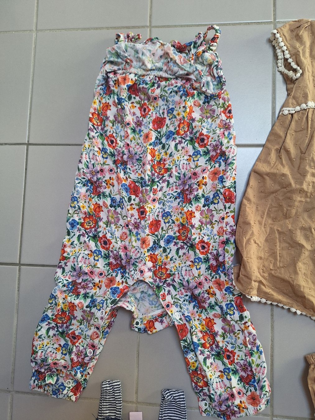 Lotti & Set di vestiti: Kleiderset Sommer Grösse 80 – Usato da Sissach venduto da Nothing123 3