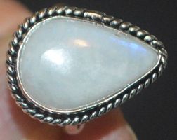 Ring L-2050 – Regenbogen Mondstein – Innend. 17mm