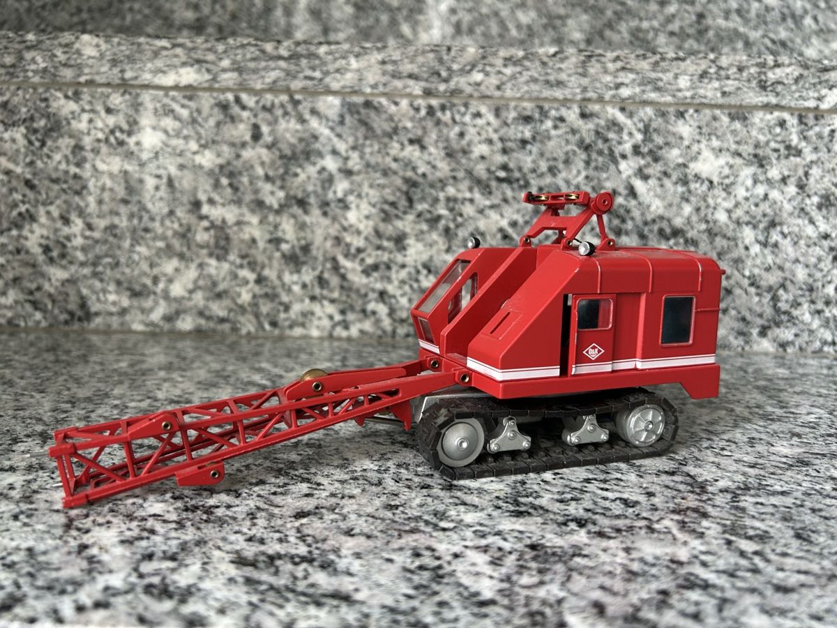 Modellbausätze & Standmodelle: Bastelreste O&K Seilbagger, 1:50, NZG – Defekt aus Horw von Tigercat635 1