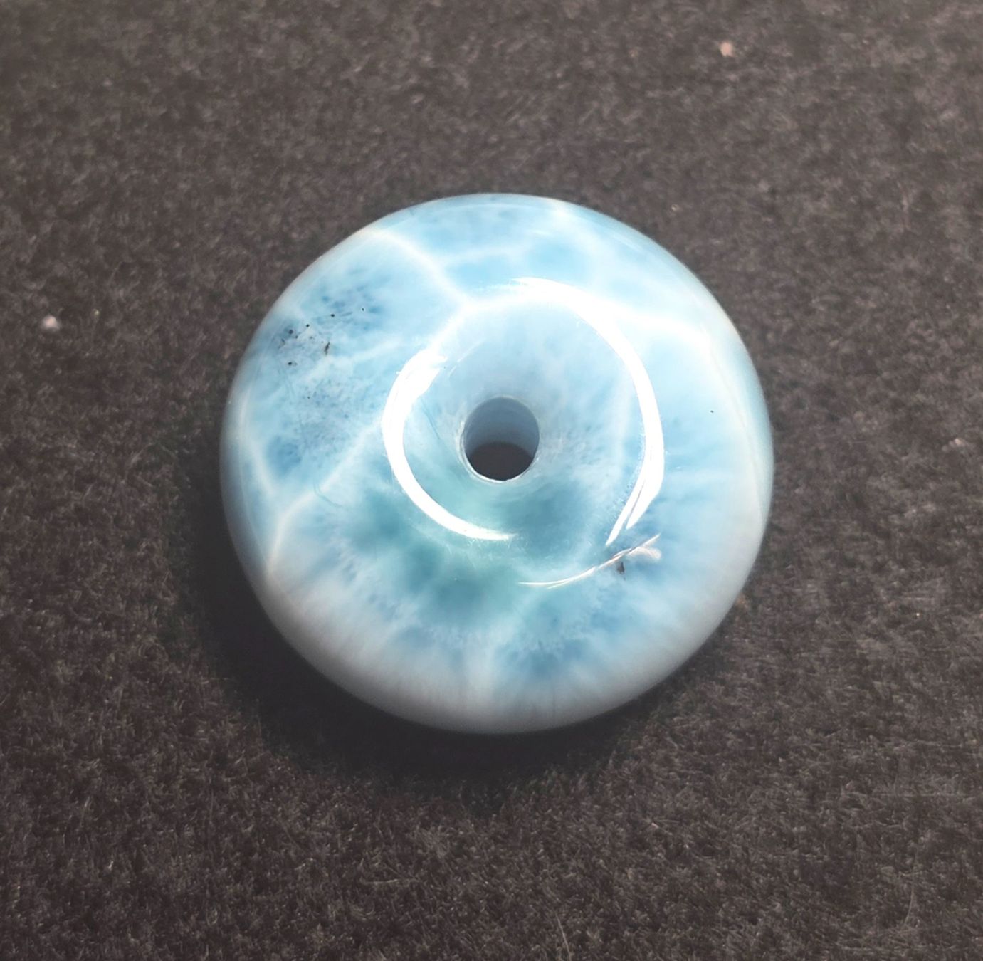 Minerali & Pietre curative: Larimar Pi-Scheibe Anhänger – Nuovo e nell'imballaggio originale da Matzingen venduto da Shay_Crystalz