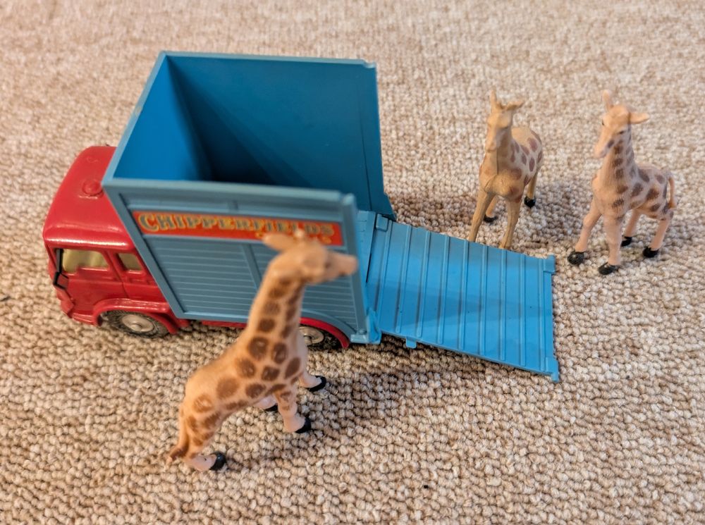Corgi Toys Modellini d'auto: Corgy Toys Chipperfields Circus LKW mit Giraffen - Vintage – Usato da Itingen venduto da wali19 2