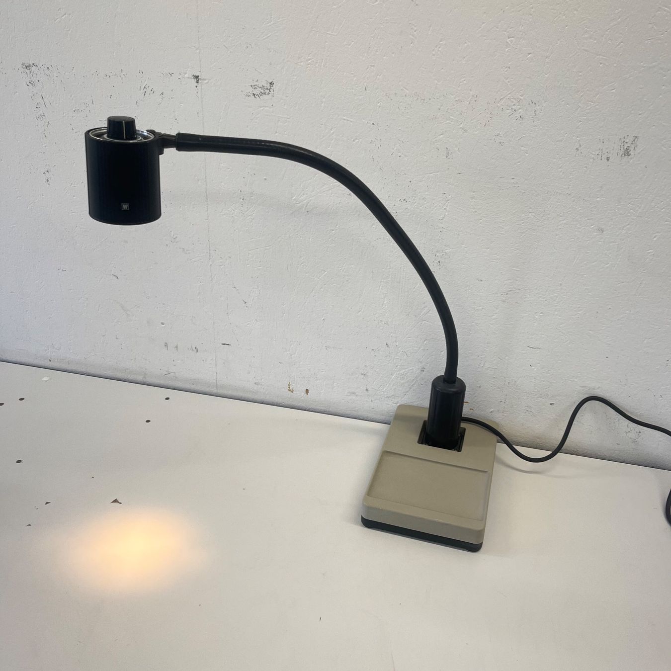 Lampade: Praktische Tisch Arbeitslampe von Waldmann – Usato da Niederdorf venduto da LeptonAG