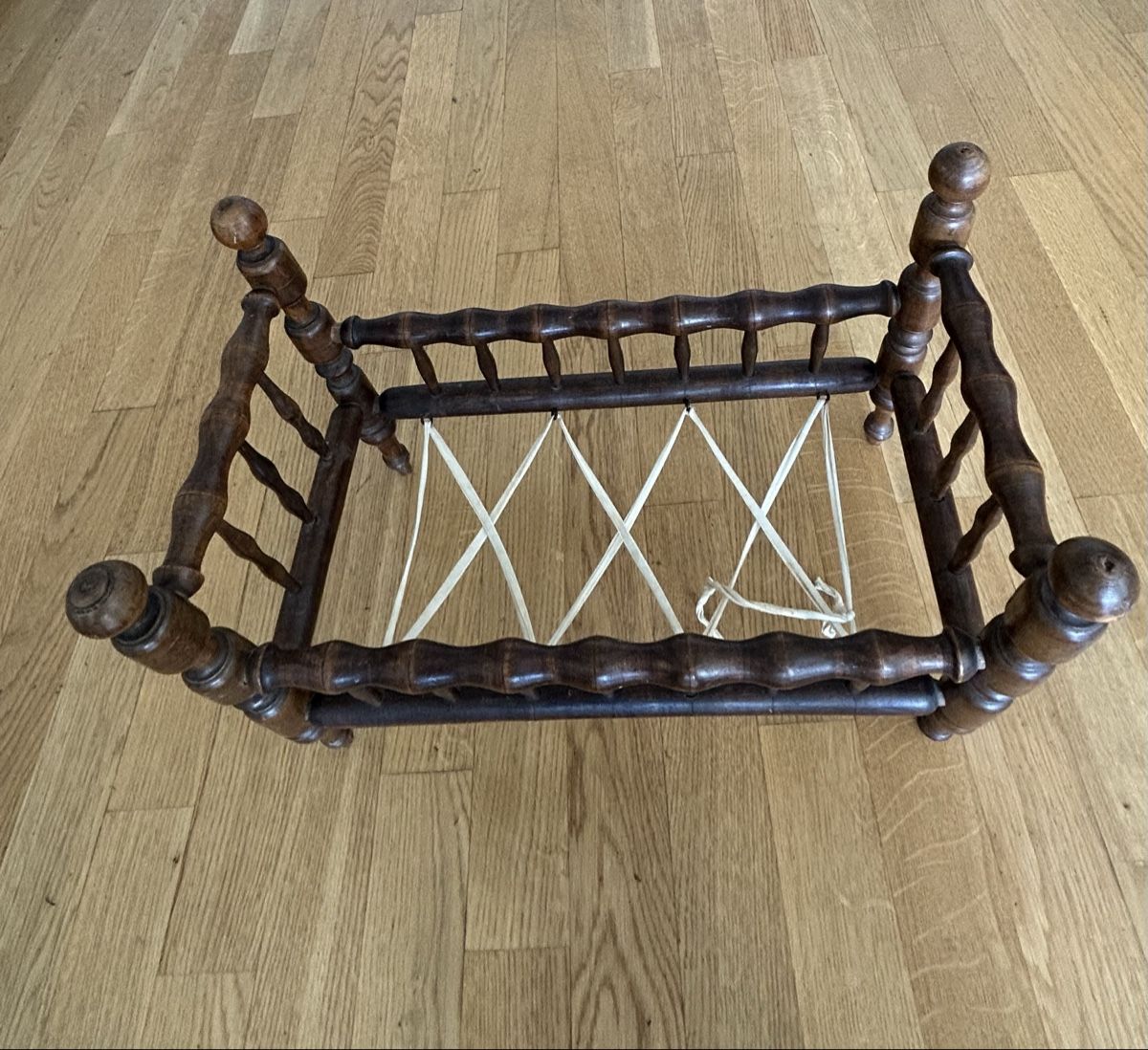 Bambole: Antikes Puppenbett aus Holz – Usato da Zumikon venduto da tuna007 7