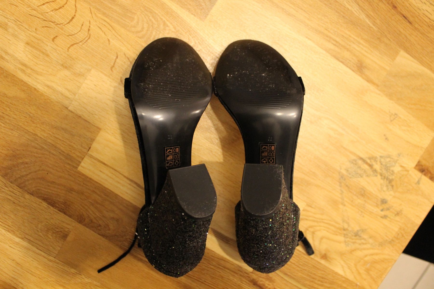 Guess Scarpe da donna: Sandales à talons, neuves, esprit soirée – Usato da Renens VD venduto da rou_k7m5 3