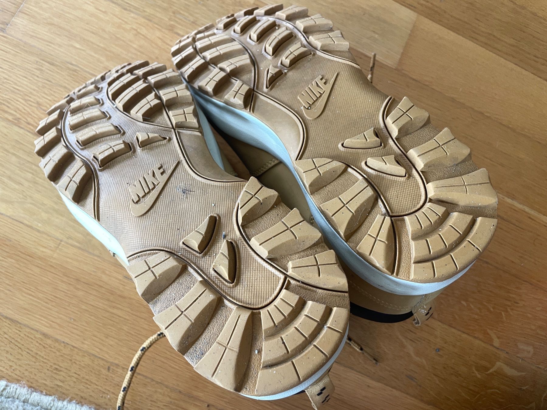 Nike Scarpe da uomo: Nike Manoa -- Taille 43 - Excellent état – Usato da La Tour-de-Trême venduto da Expresso-Racer 3