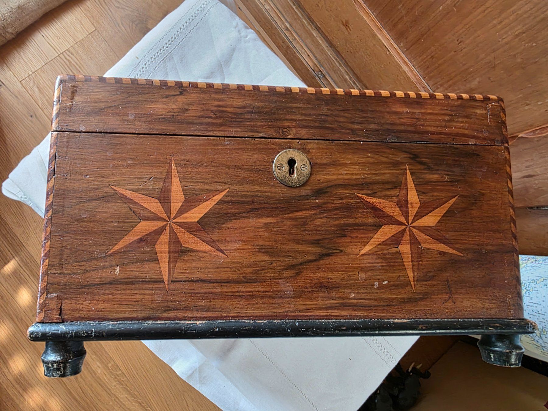 Dosen: antike Holz Truhe Schatulle mit Bilderrahmen Inside – Gebraucht aus Walterswil BE von Lonitti 2