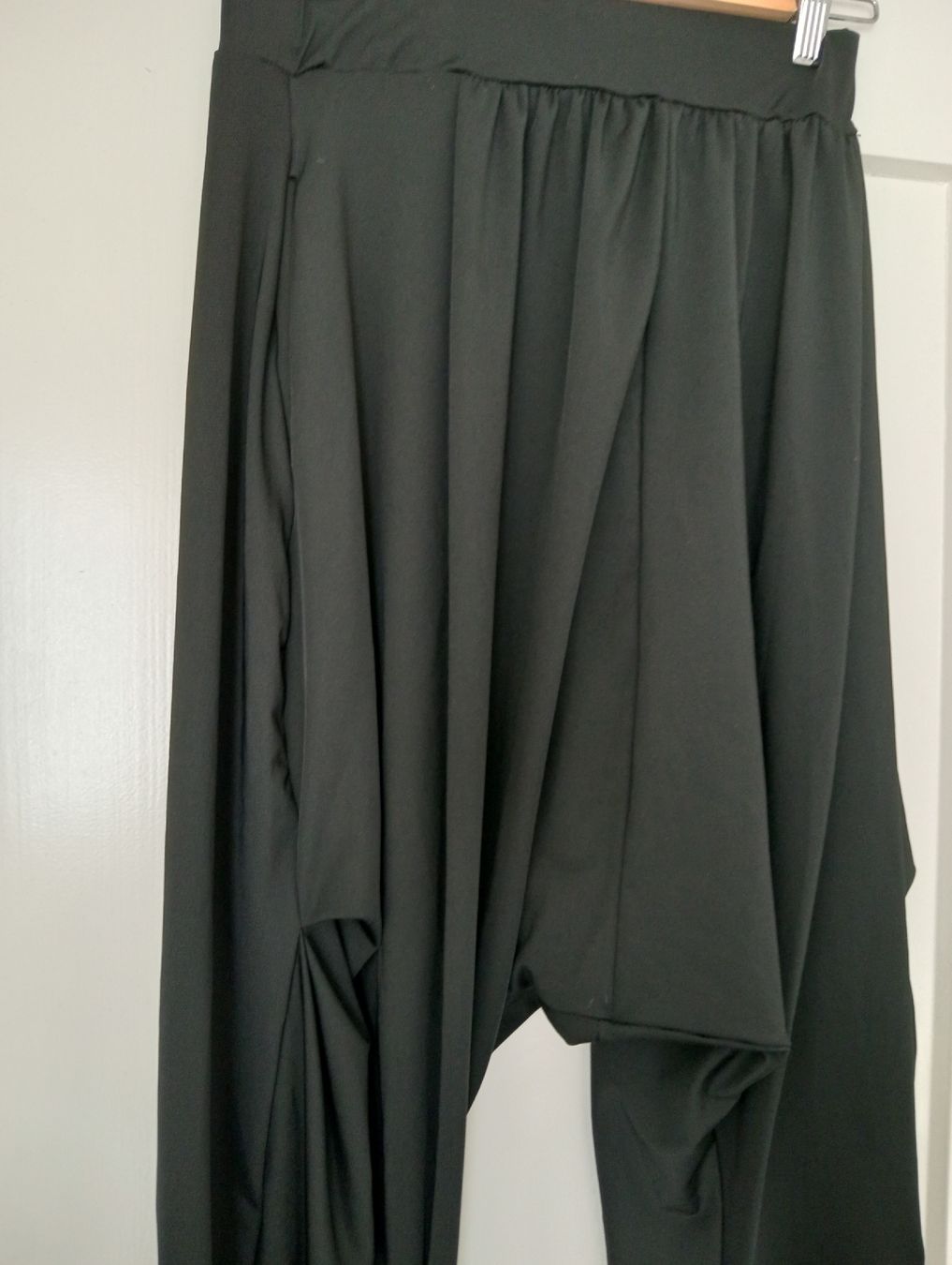 Pantaloni: Haremshose schwarz, Drop Crotch mit 2 Taschen, Gr. S – Usato da Allschwil venduto da Evgeniia78 2