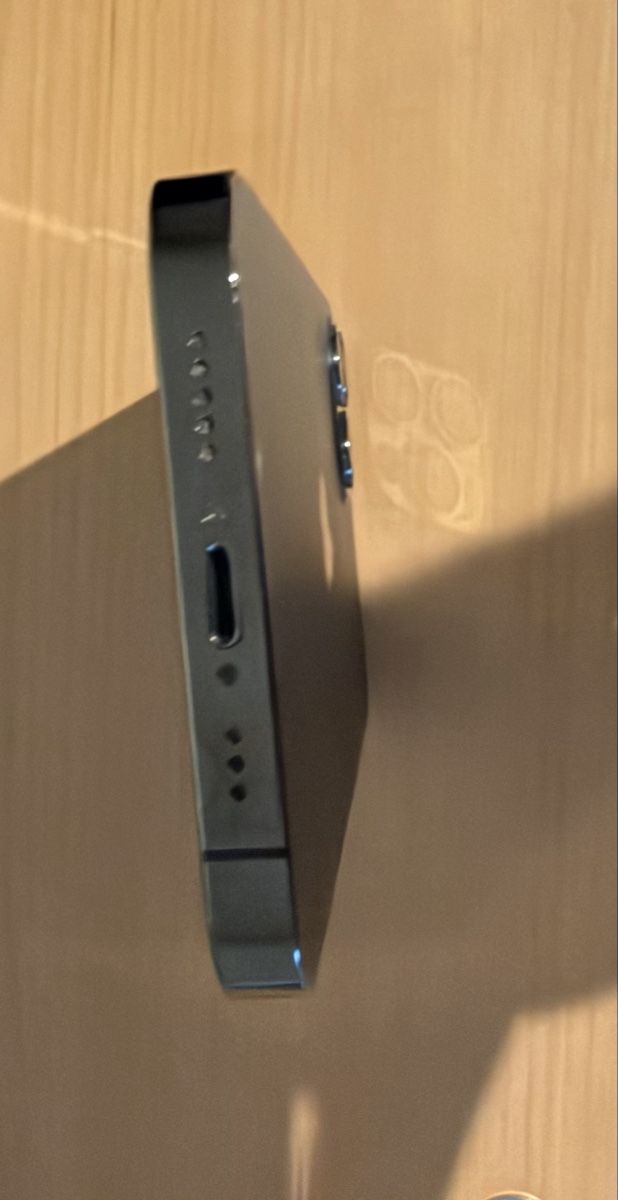 Apple Telefoni cellulari / Smartphones: i Phone 12 pro – Usato da Ittigen venduto da fae_d9pg 4