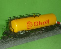 DB Vierachs-Kesselwagen SHELL 457-8 zhb*