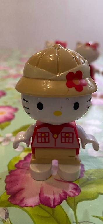 Hello Kitty Statuette: 7 Figuren Set Hello Kitty & Bär – Usato da Zürich venduto da satirusaiki 4