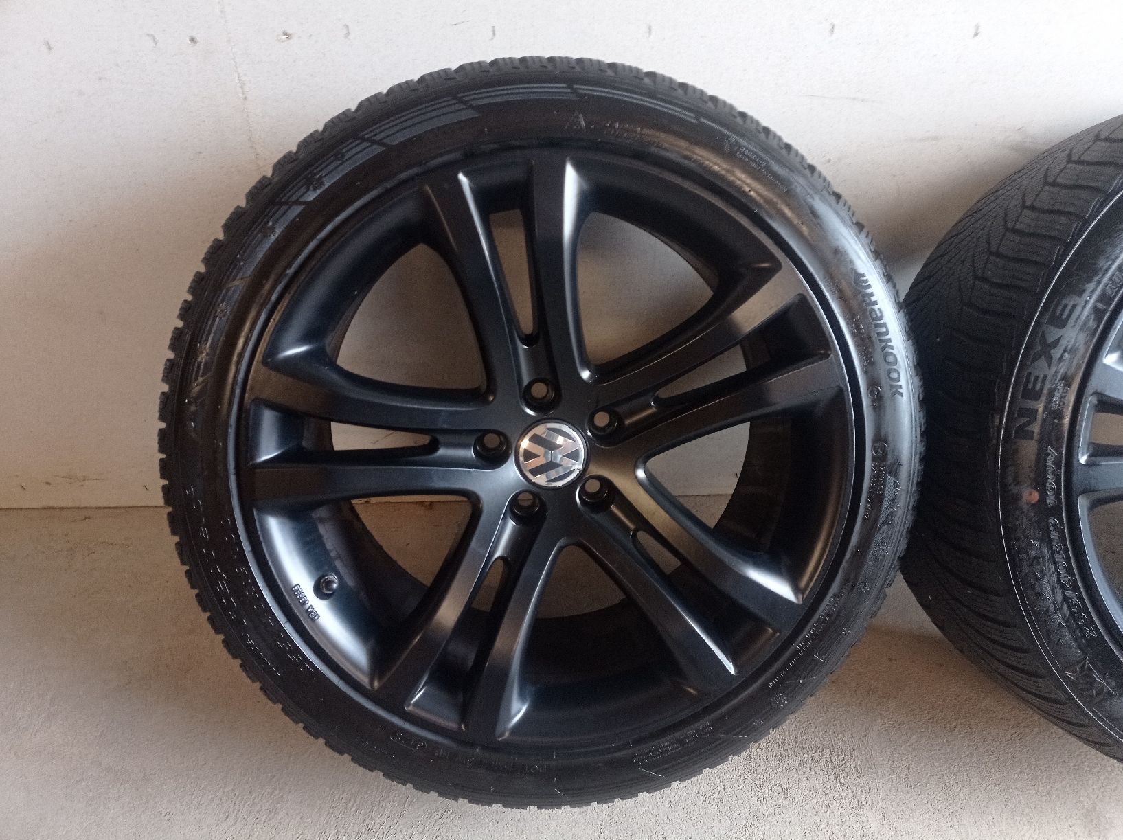 Pneumatici & Ruote complete: 19" Original VW Tiguan "5N" Winterräder – Usato da Hohenrain venduto da cars77 1