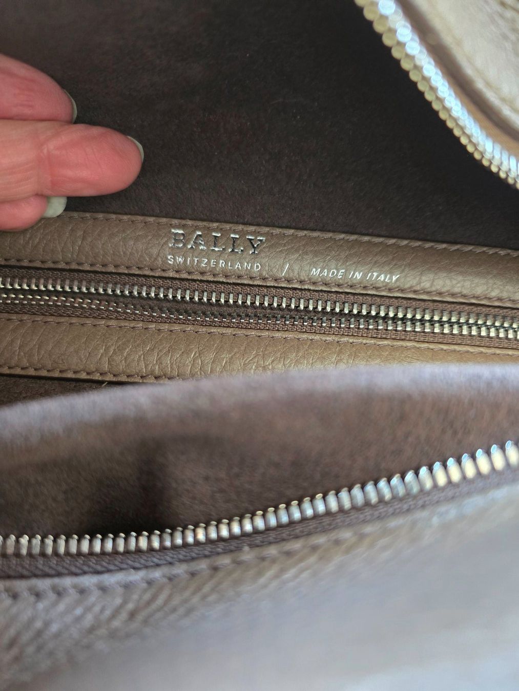 Bally Borse: Bally Boston Bag taube Leder XL – Nuovo (secondo la descrizione) da Bottmingen venduto da sandy_2 5