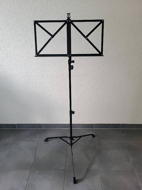 Supports pour instruments & partitions: Notenständer – D'occasion à Thun par schoscho94