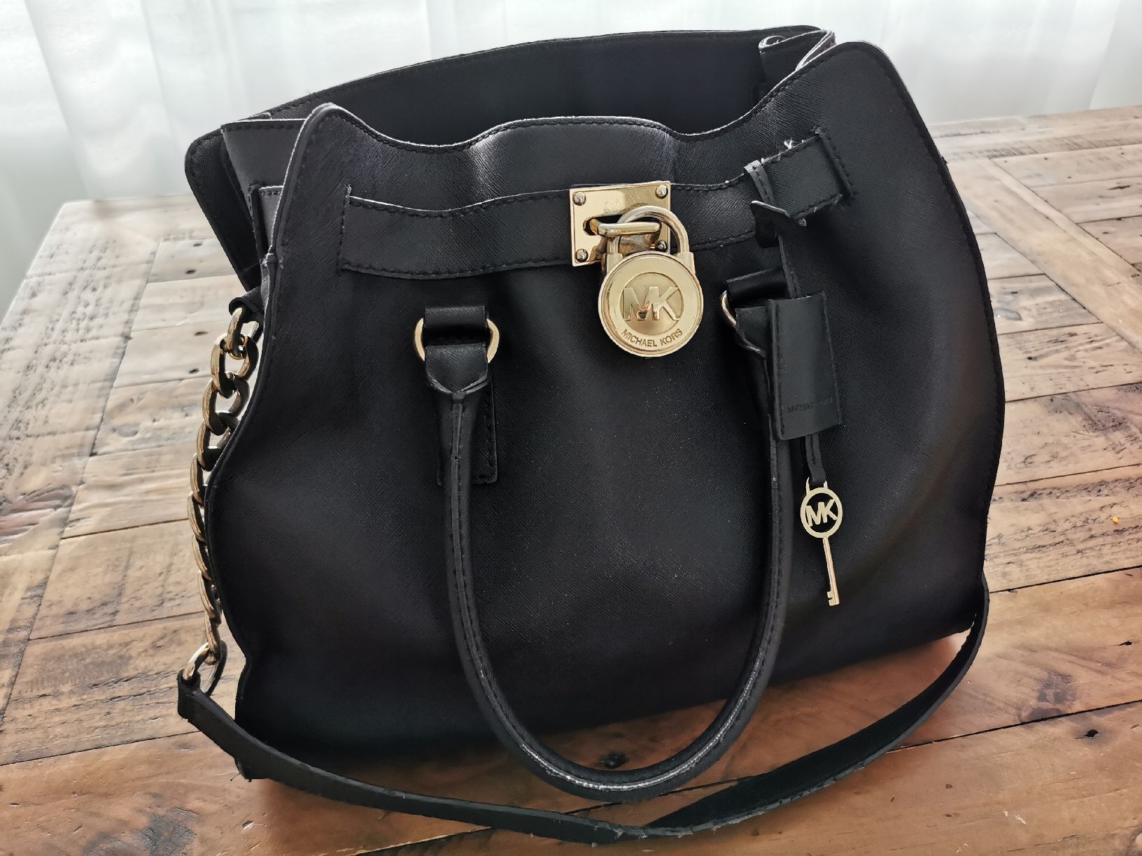 Michael Kors Taschen für Damen: Michael Kors Tasche Schwarz Henkeltasche Original – Gebraucht aus Reinach BL von bru_qpv2 2