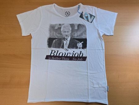 ​🏷️Boom Bab // Blowjob Is Better Than No Job // T-Shirt - L