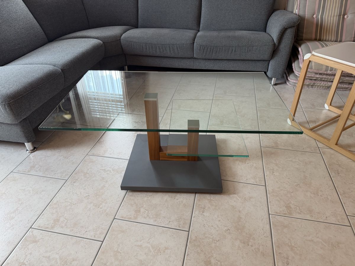 Tische: Glastisch ab 1.- CHF – Gebraucht aus Flawil von Scro_
