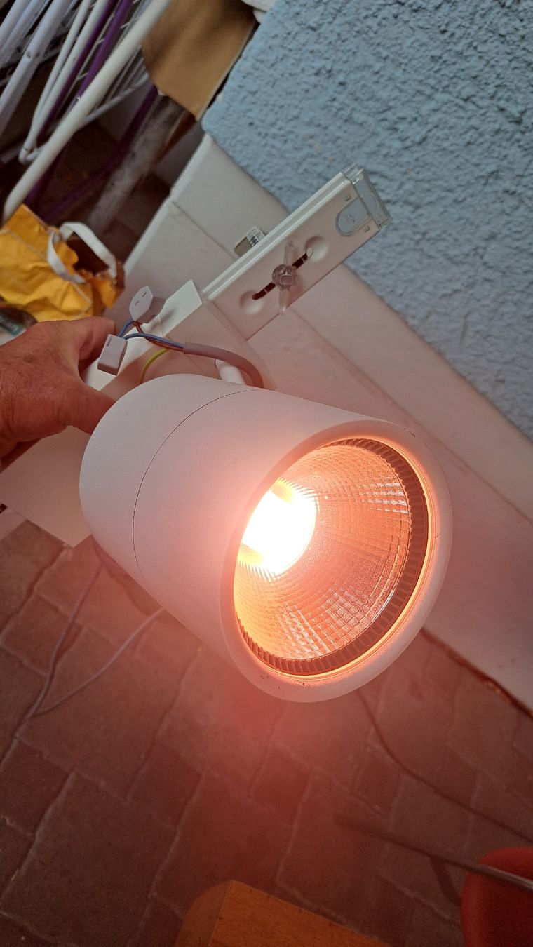 Kronleuchter & Deckenlampen: Spot 230volt,warmes Licht LED – Gebraucht aus Bischofszell von Haetti0 7
