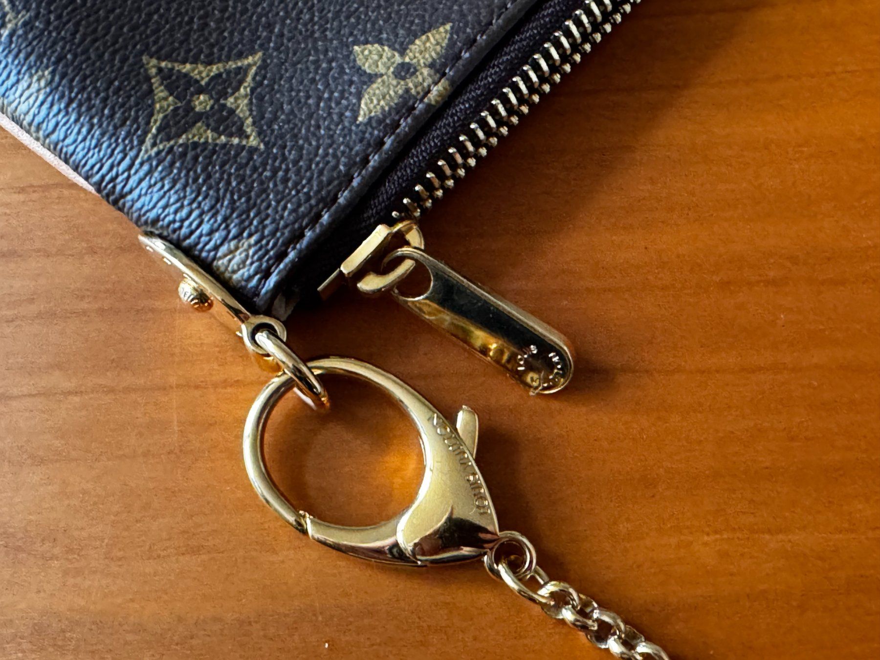 Louis Vuitton Taschen für Damen: Pochette Louis Vuitton Milla Monogram - Clutch / Sac à main – Gebraucht aus Vufflens-le-Château von frank_b 5