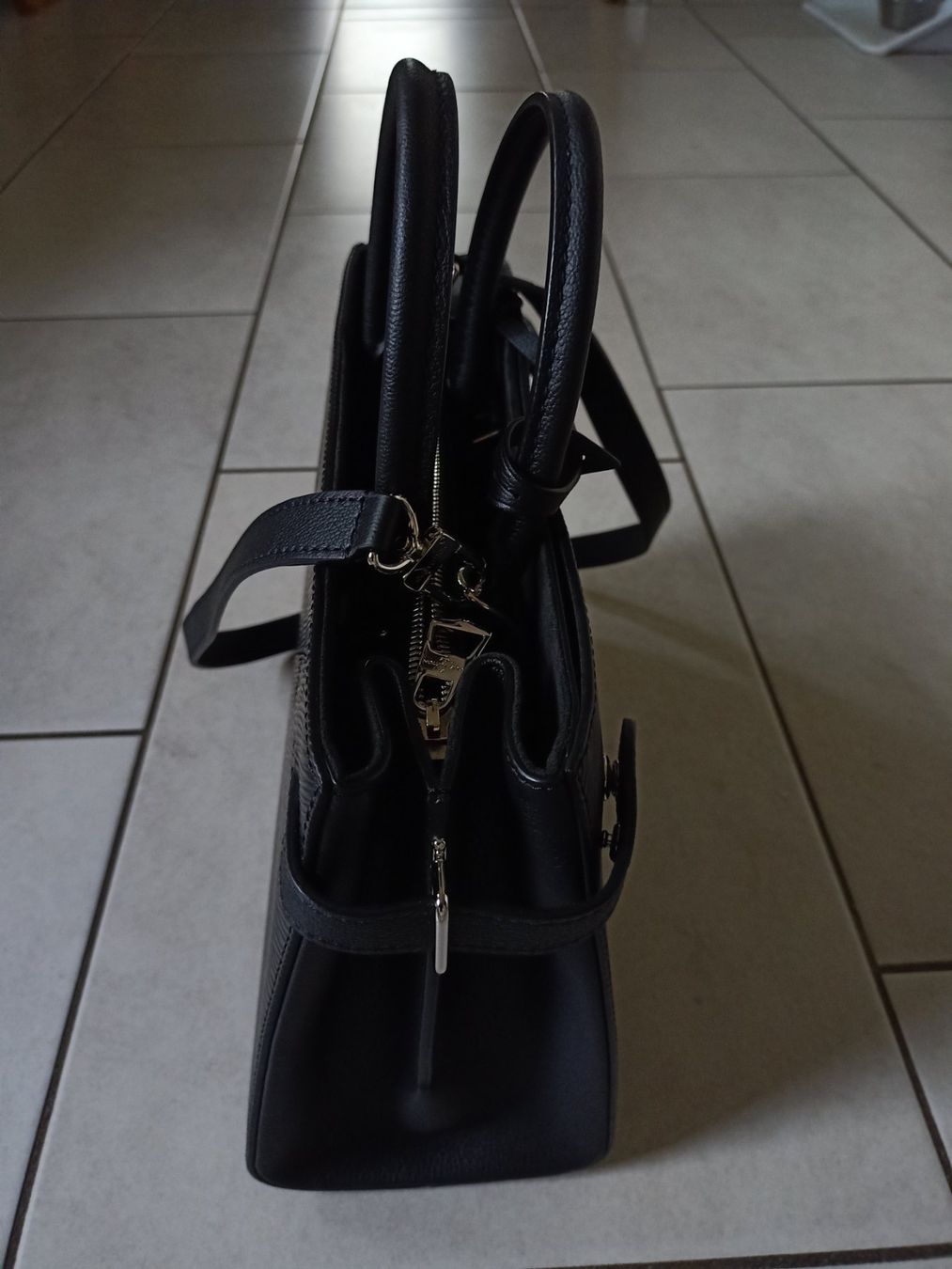 Louis Vuitton Borse da donna: Louis Vuitton TWIST Tote – Nuovo (secondo la descrizione) da Schinznach-Dorf venduto da Cobra30 4