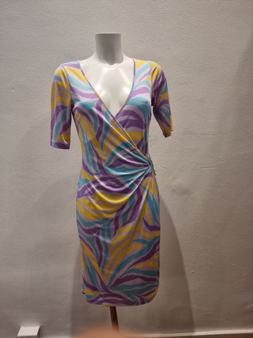 Vestiti: Blumarine Seidenjerseykleid mit Seestern – Nuovo (secondo la descrizione) da Zürich venduto da ANU-AnimalsNeedUs