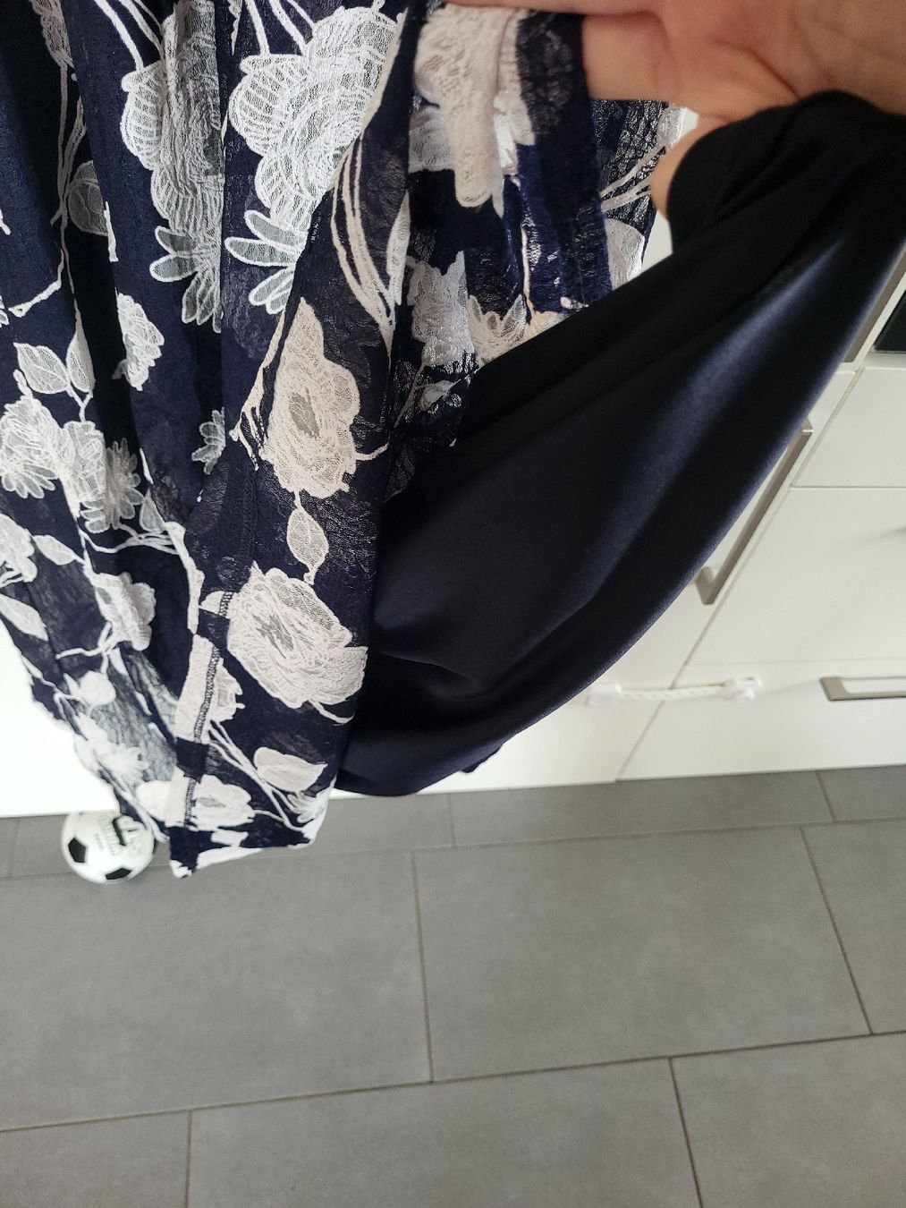 Phase Eight Vestiti: Robe longue de soirée Phase Eight bleue & fleurs - T.46 – Usato da Ursy venduto da Tchoupitchou 3