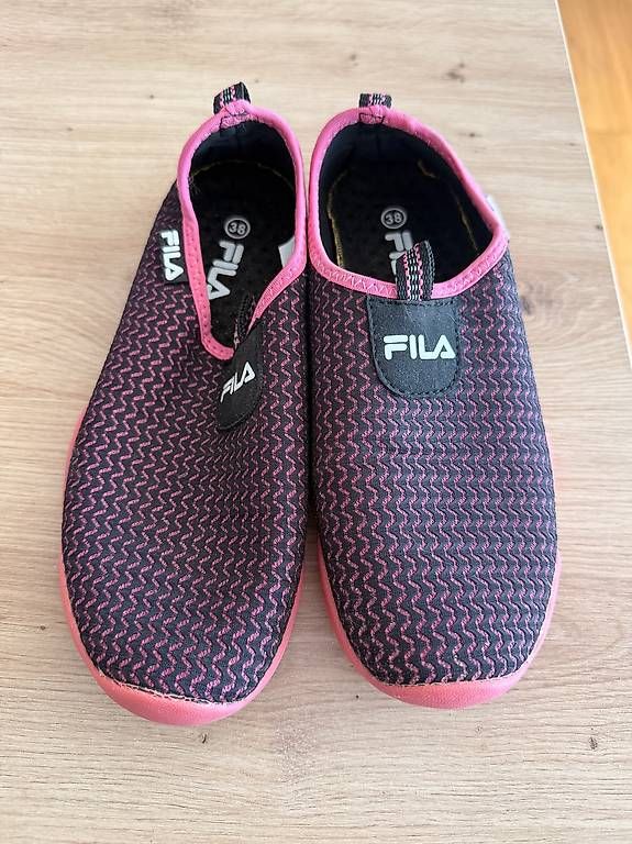 Scarpe da uomo: Badeschuhe Grösse 38 – Usato da Stettfurt venduto da Annili87