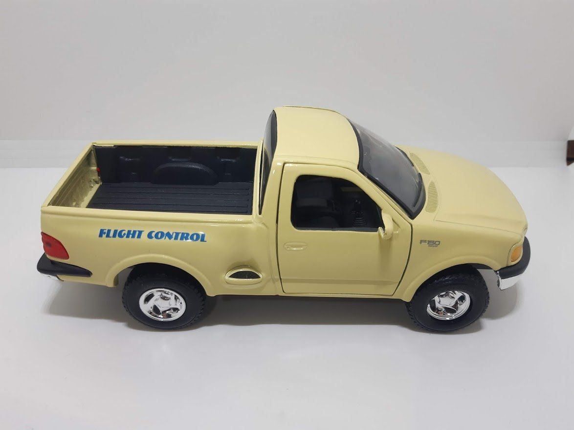 Maisto Kit di modellismo & Modellini statici: 1:24 Ford F150 Maisto Flight Control – Usato da Cugnasco venduto da AndyAlfa 3