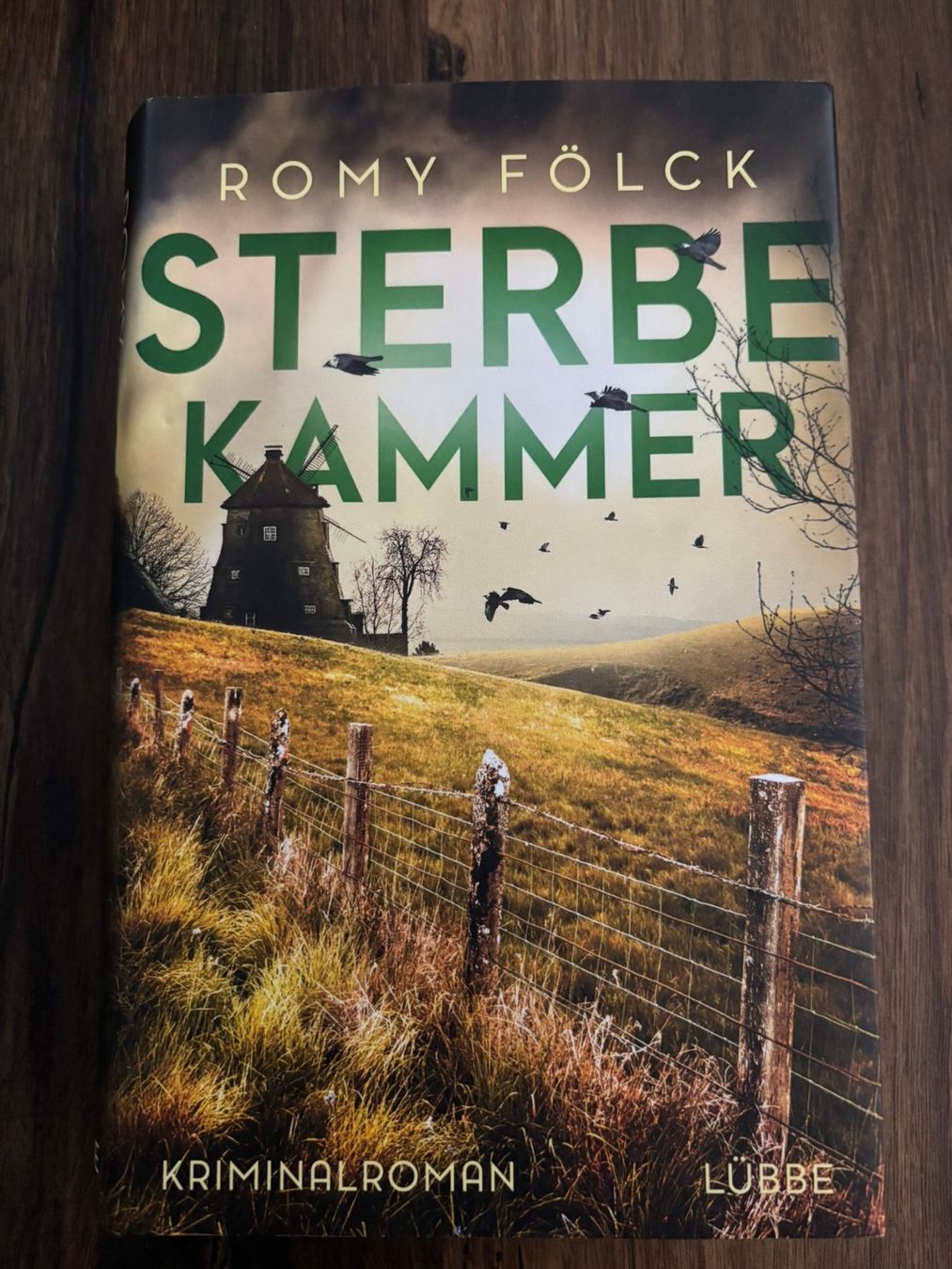 Libri: Romy Fölck - Sterbekammer – Usato da Kleinandelfingen venduto da Baba23