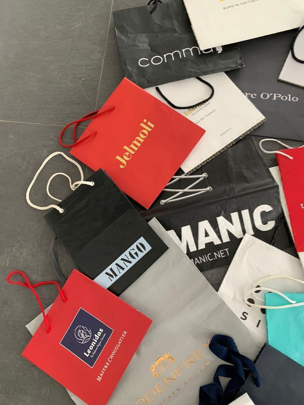 Borse: 29 Stk. Papiertüten/Säcke div. Labels – Usato da Bonstetten venduto da MJ45 3