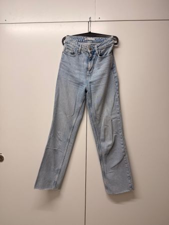 Damen Jeans, hellblau von Zara, Gr. 32 - Top Zustand!