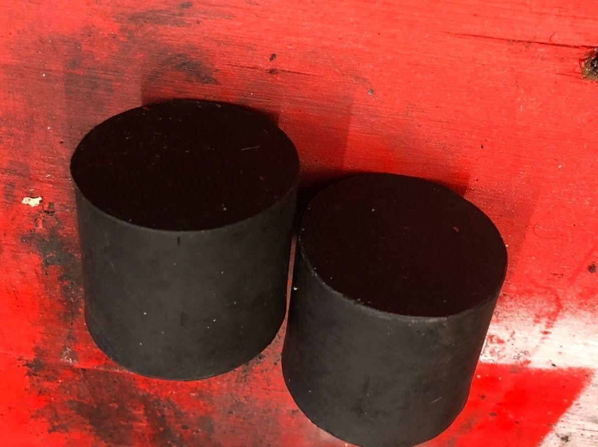 Tutti pezzi di ricambio auto: Gummipuffer m10 Gewinde / 5cm Durchmesser neu – Nuovo (secondo la descrizione) da Speicherschwendi venduto da Supersport 3