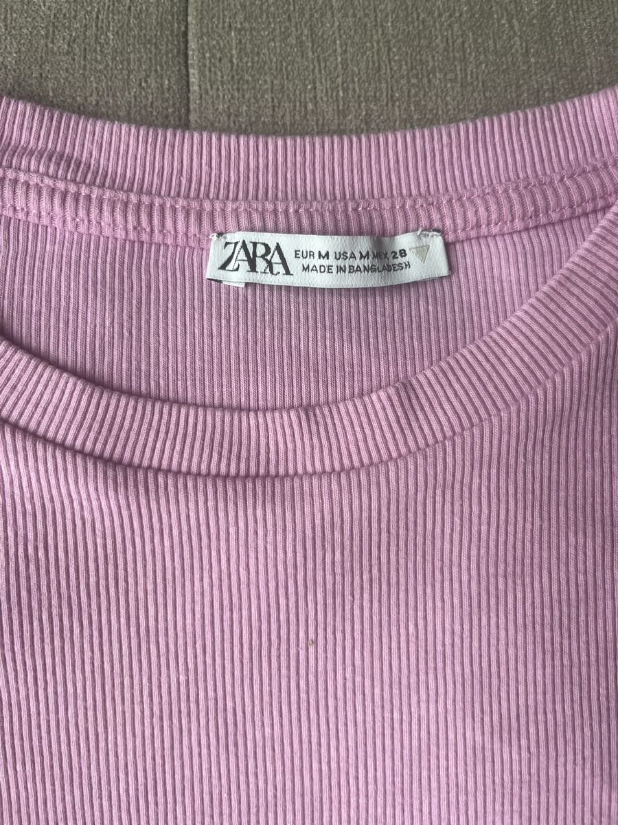 Zara T-shirts: Zara T-Shirt – D'occasion à Ennetbaden par jv_giana5 2
