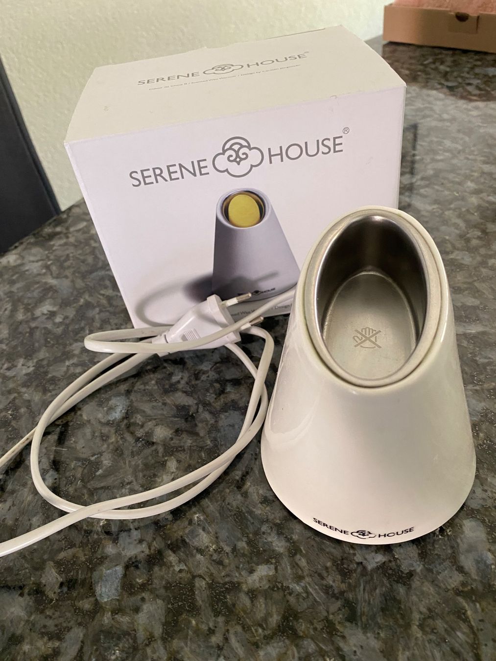Candele: Serene House Scented Wax Warmer & diverse Duftwachse – Nuovo (secondo la descrizione) da Allenwinden venduto da Obalu