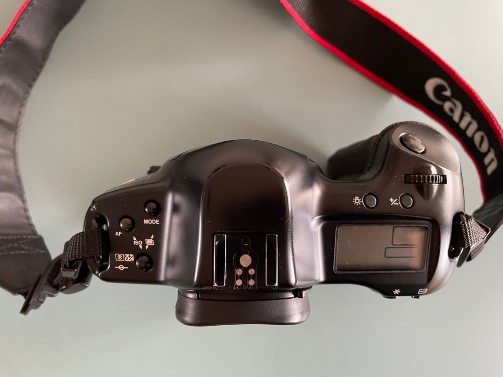 Canon EOS-1n RS + Objectif Canon 50mm F/1.4 – Argentique 35mm – Occasion