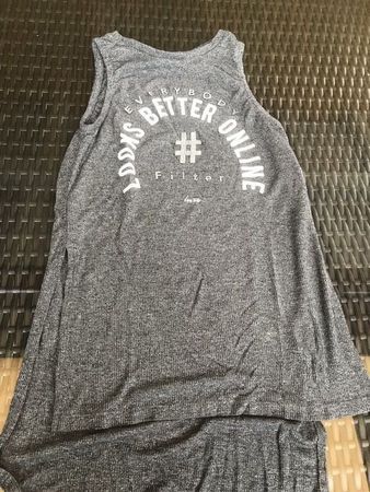Mädchen T-Shirt XXS (auf der Seite offen)