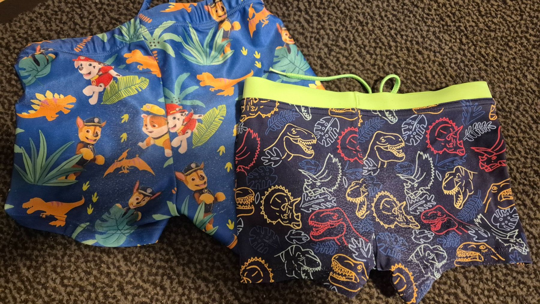 Kleiderpakete & -sets: Badehose Dino H&M, C&A Gr.110/116 und 122/128 – Gebraucht aus St. Margrethen SG von vka_f8qq 3