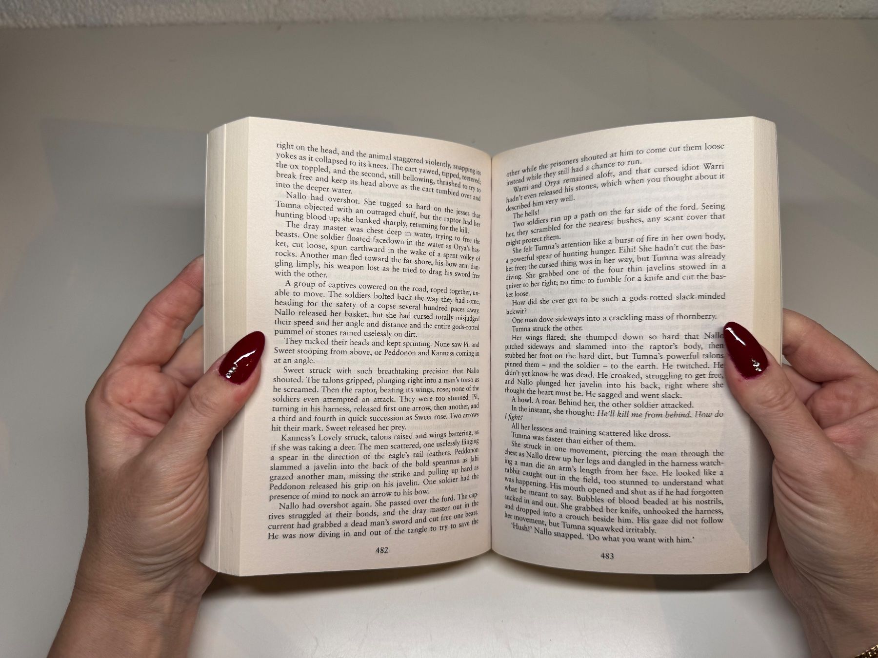 Libri: NOVEL: Kate Elliott, Traitors Gate – Usato da Grosswangen venduto da English_books 6